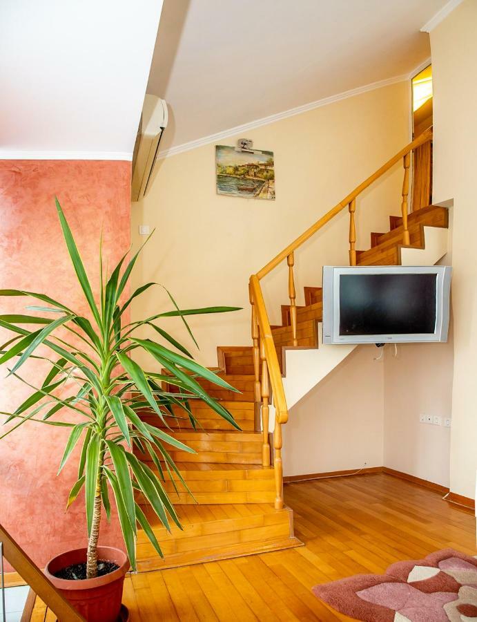 Spacious & Sunny Maisonette With Terrace Near Centre By Flаt Manаger Бургас Экстерьер фото